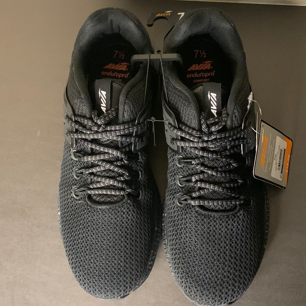 Mens 7.5 Avia Shoes